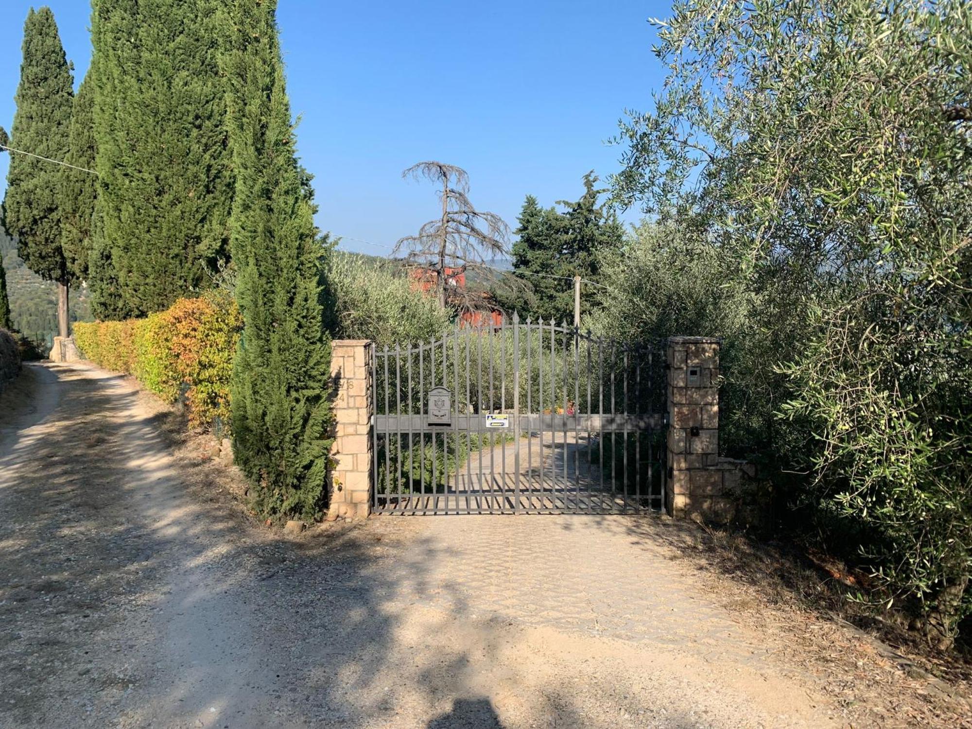 Appartamento A Villa Rosa Compiobbi Luaran gambar